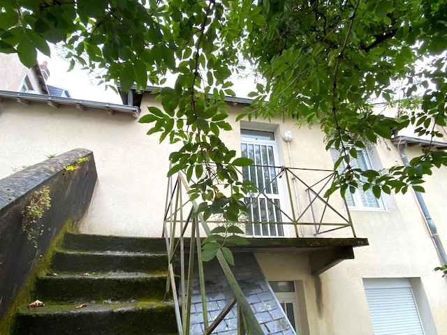 T2 avec petit balcon proche jardin des plantes