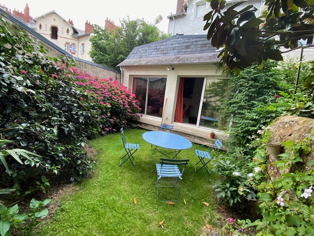 Charmante maison ancienne familiale av jardin terrasse Nantes rond-point de Rennes