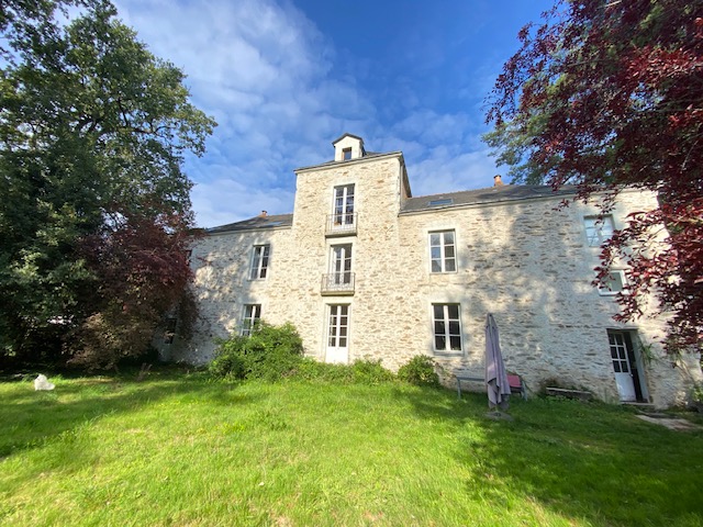 Manoir du XVIIème Nantes intra-muros parc et chapelle