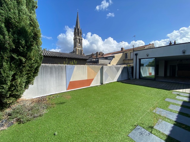 St-Sébastien-sur-Loire centre maison T4 rénovée jardin terrasse et dépendance
