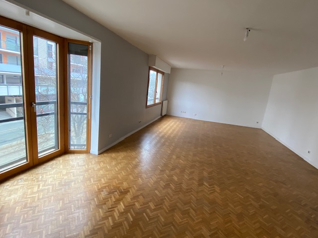 Nantes centre T4/5 lumineux avec garage – ascenseur