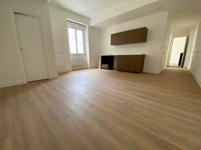 Nantes centre rue Mercoeur T3 rénové
